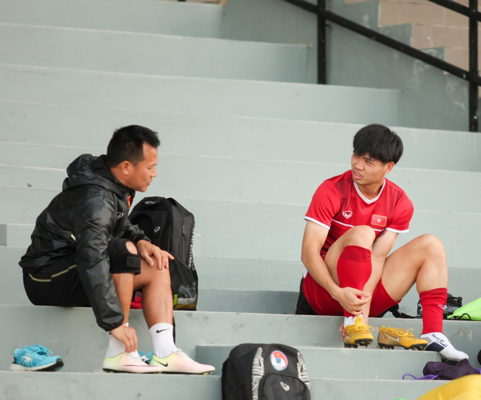 Giống như ngày 8/12, đội tuyển Việt Nam chỉ tập luyện trong thời gian 1 tiếng đồng hồ, từ 10 giờ 15 tới 11 giờ 15. (Ảnh: Hoàng Linh/TTXVN)