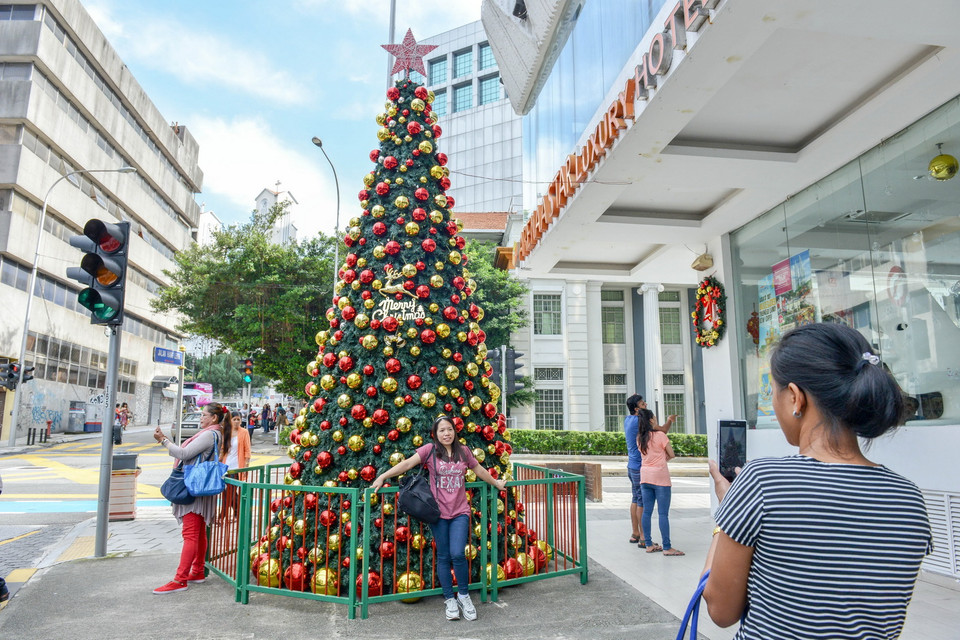 Cây thông Noel tại Kuala Lumpur, Malaysia, ngày 16/12/2018. (Ảnh: THX/TTXVN)