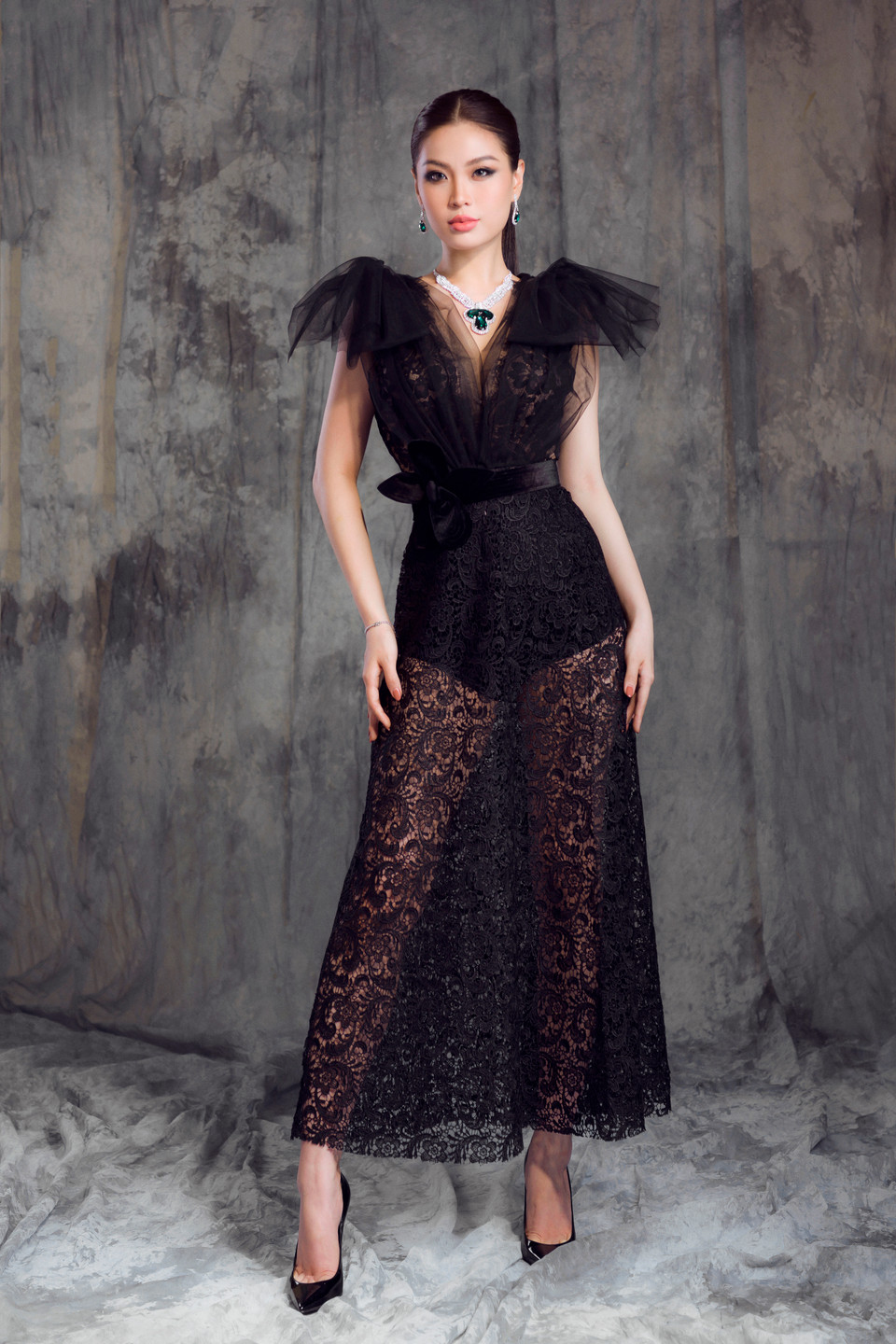 Thể hiện hình ảnh chín chắn và đầy mạnh mẽ, Diễm Trang như một đại diện cho nữ quyền. (Ảnh: Mon Tran/Vietnam+)