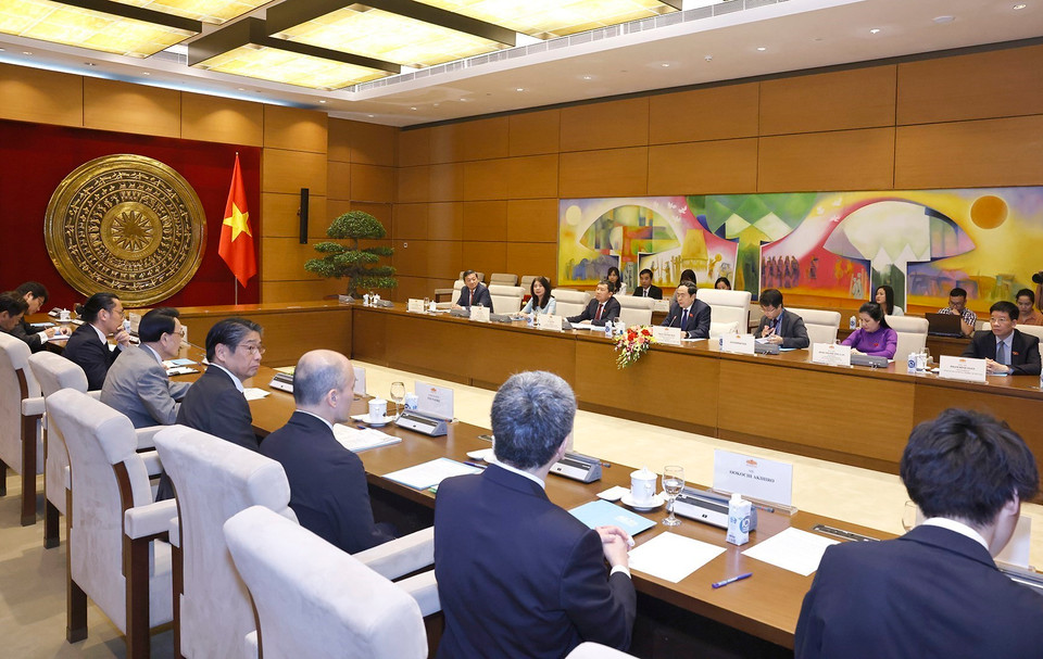 Chủ tịch Quốc hội Trần Thanh Mẫn tiếp ông Tokai Kisaburo, Hạ Nghị sỹ, Trưởng Ban Nghiên cứu chính sách Đảng Dân chủ Tự do Nhật Bản (LDP). (Ảnh: Doãn Tấn/TTXVN)