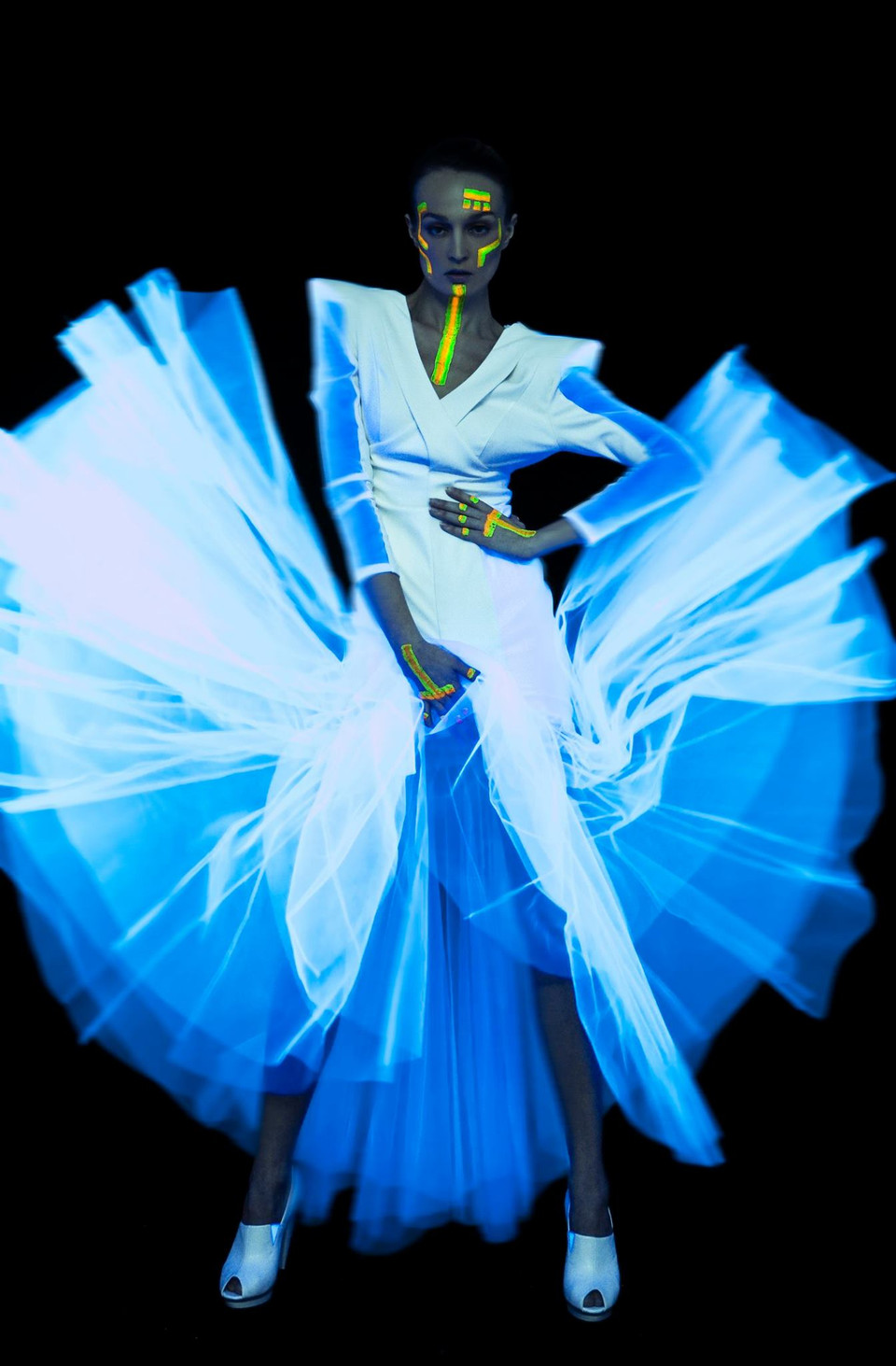 Trong khuôn khổ triển lãm, vào ngày 29/12, ban tổ chức thực hiện Talkshow giữa Công Trí cùng các nhân vật có tầm ảnh hưởng trong giới nghệ thuật về những lát cắt trong ngành và những chiêm nghiệm đúc kết từ cuộc hành trình duy mỹ cùng gấm nhung. (Ảnh: BTC)