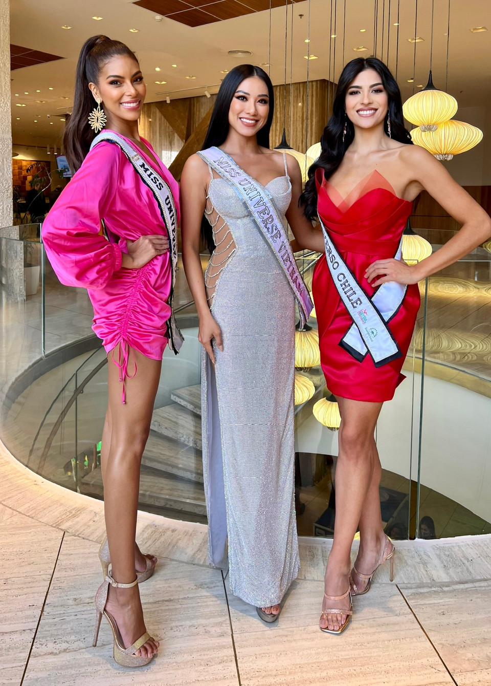 Ngay trong các hoạt động đầu tiên, đại diện Việt Nam không chỉ chọn những bộ cánh cắt khoét táo bạo... (Ảnh: NVCC)