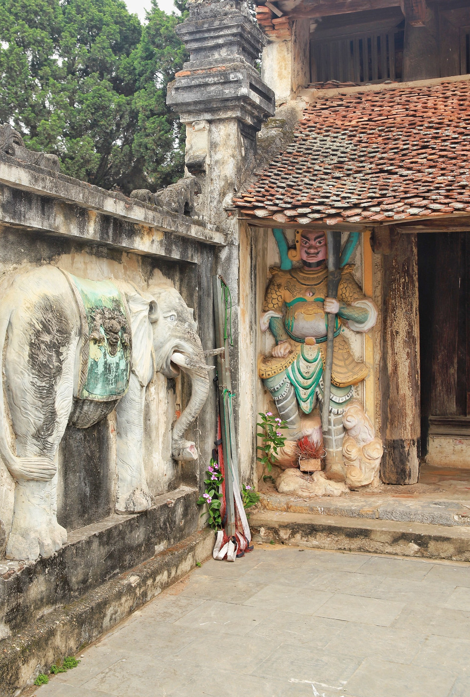 Đình Hùng Lô được công nhận di tích lịch sử cấp quốc gia năm 1990. (Ảnh: Công Nam/Vietnam+)