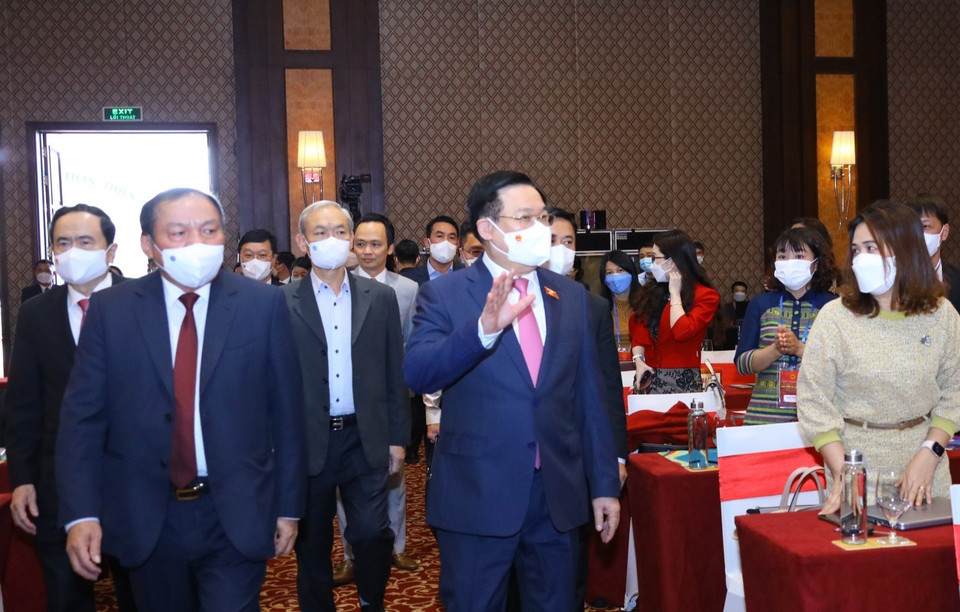  Chủ tịch Quốc hội Vương Đình Huệ đến dự Phiên toàn thể Hội thảo Du lịch 2021. (Ảnh: Văn Điệp/TTXVN)