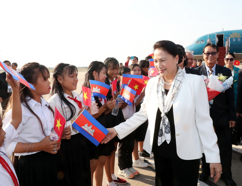 Lễ đón Chủ tịch Quốc hội Nguyễn Thị Kim Ngân tại sân bay quốc tế Siem Reap, Campuchia. (Ảnh: Trọng Đức/TTXVN)