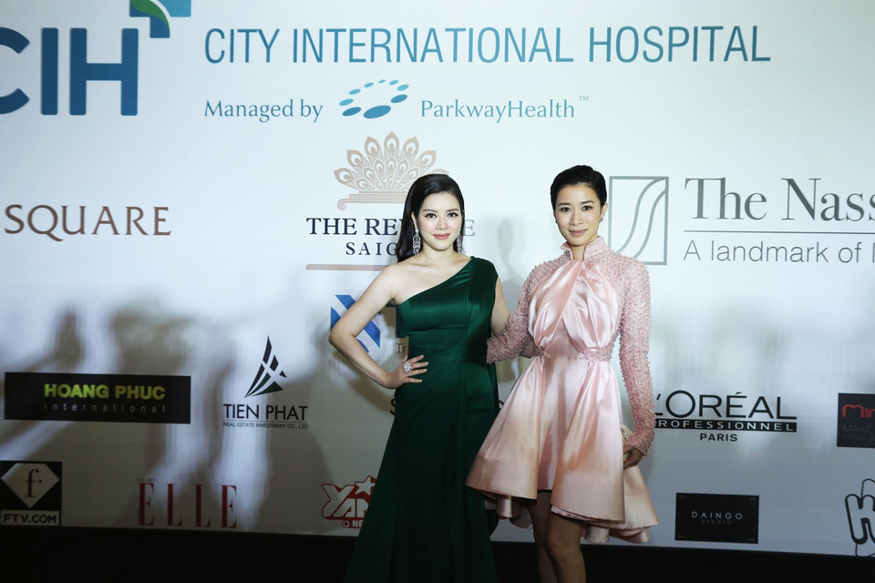 'Hoa hậu TVB' (phải) nhận lời sang Việt Nam tham dự Lynk Fashion Show 2015 do lời mời của Lý Nhã Kỳ. (Ảnh: Đại Ngô)