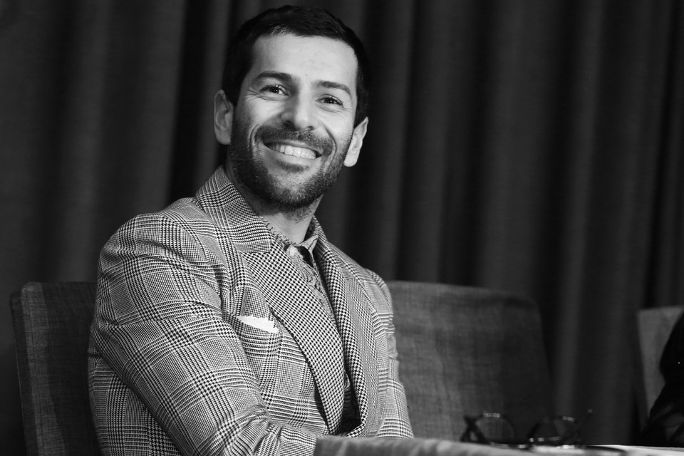 Nhà thiết kế bày tỏ, ông hoàn toàn hài lòng về sự chuẩn bị kỹ lưỡng, hoàn hảo của Lý Nhã Kỳ ở mọi khâu tổ chức cho show diễn. (Ảnh: Đại Ngô)