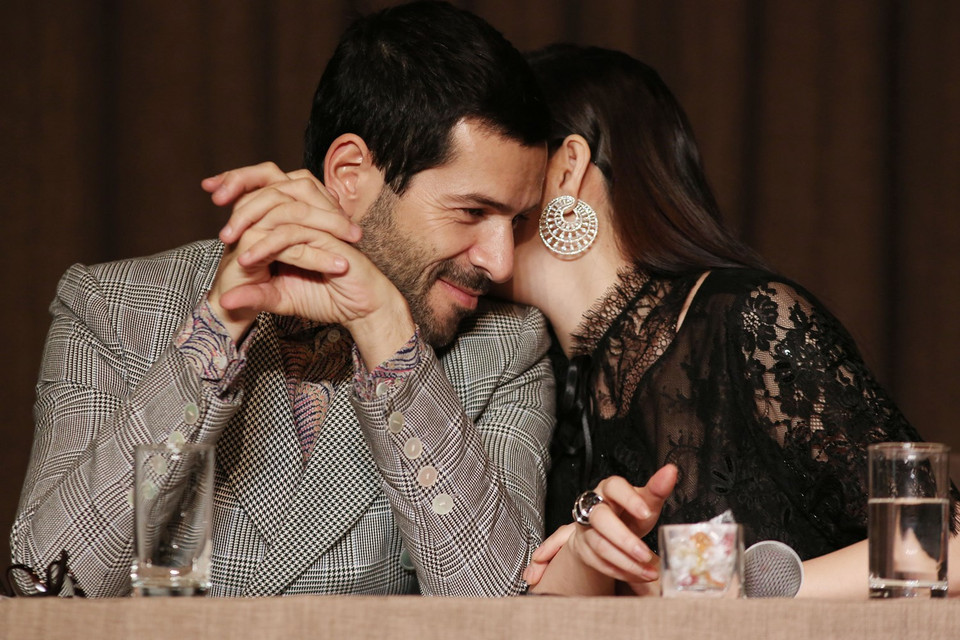 Trong quá trình sáng tạo, Alexis Mabille luôn tuân theo những chuẩn mực. Ở chuẩn mực ấy, nguồn cảm hứng bất tận giúp ông sáng tạo không ngừng chính là vẻ đẹp của người phụ nữ. (Ảnh: Đại Ngô)