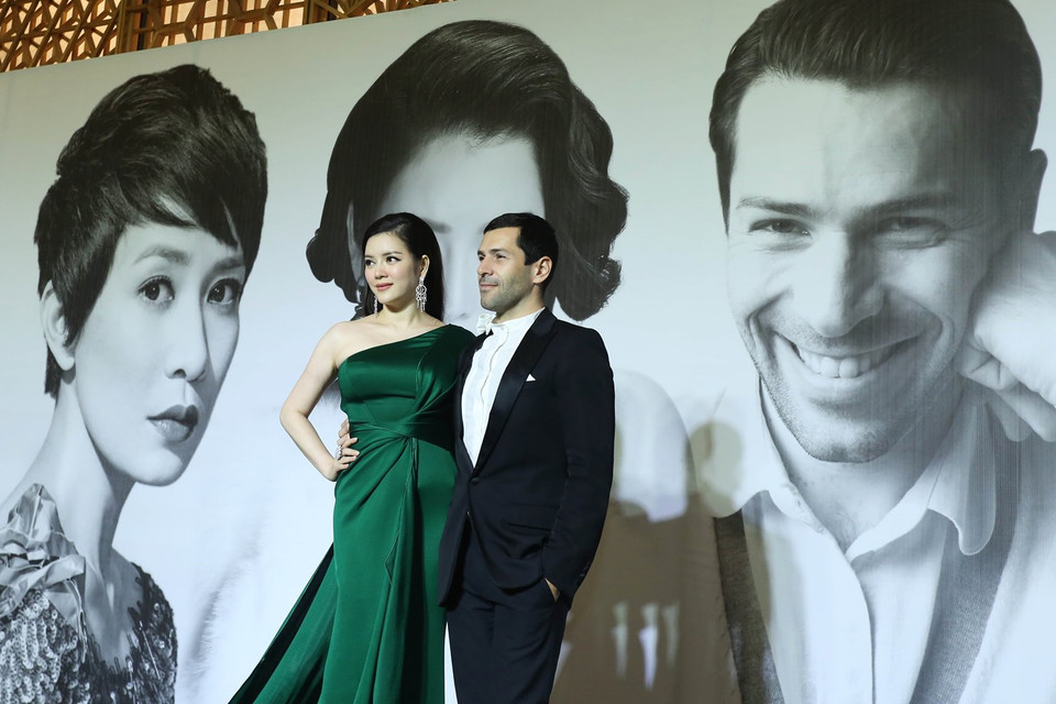 Trong khi đó, Alexis Mabille cũng chịu những áp lực riêng của Liên đoàn Haute Couture Pháp trong mọi vấn đề về thời trang cao cấp. (Ảnh: Đại Ngô)