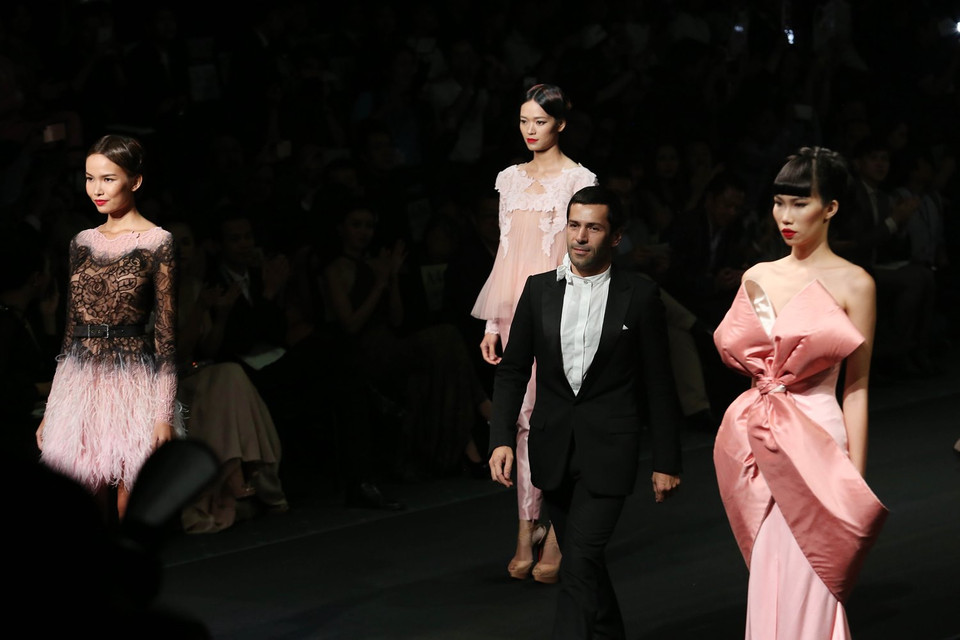 Ông chia sẻ rằng thực sự cảm thấy hài lòng với show diễn ở Việt Nam. (Ảnh: Đại Ngô)