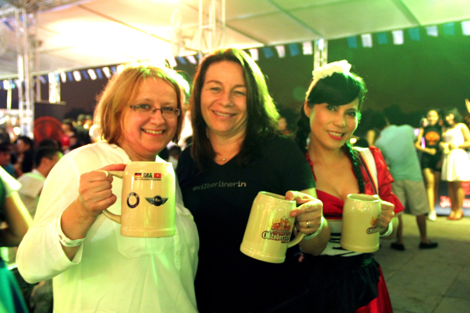 Các vị khách nước ngoài tại lễ hội. (Nguồn ảnh: JW Marriott)