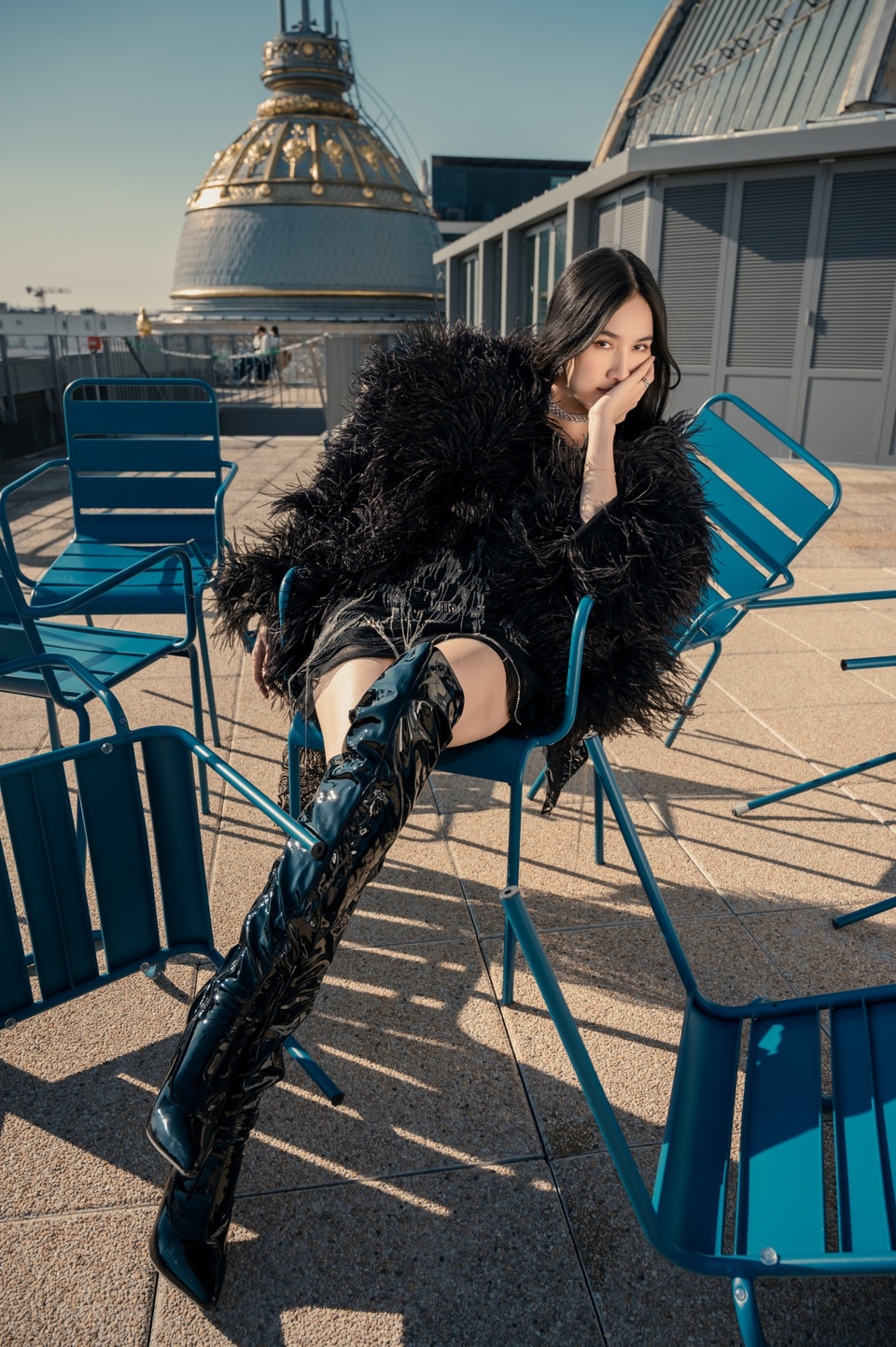 Cùng ngắm những hình ảnh đẹp của Phương Anh ở Paris. (Ảnh: CTV/Vietnam+)