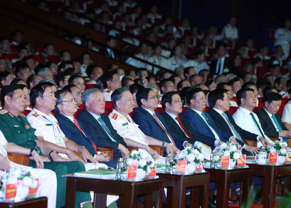 Thủ tướng Chính phủ Phạm Minh Chính và các đại biểu tham dự buổi lễ. (Ảnh: Phạm Kiên/TTXVN)