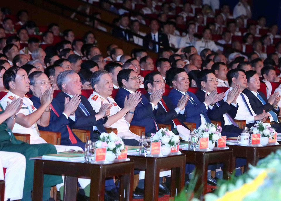 Thủ tướng Chính phủ Phạm Minh Chính và các đại biểu tham dự buổi lễ. (Ảnh: Phạm Kiên/TTXVN)