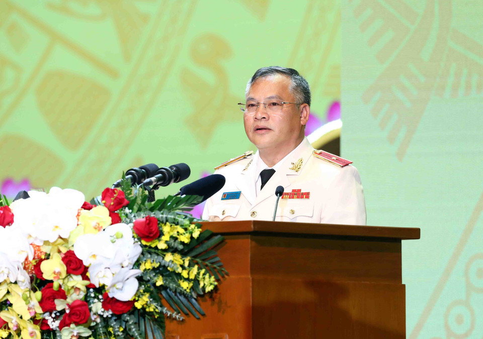 Thiếu tướng Nguyễn Văn Long, Thứ trưởng Bộ Công an đọc Thư chúc mừng lực lượng cảnh sát nhân dân của Tổng Bí thư Nguyễn Phú Trọng. (Ảnh: Phạm Kiên/TTXVN)