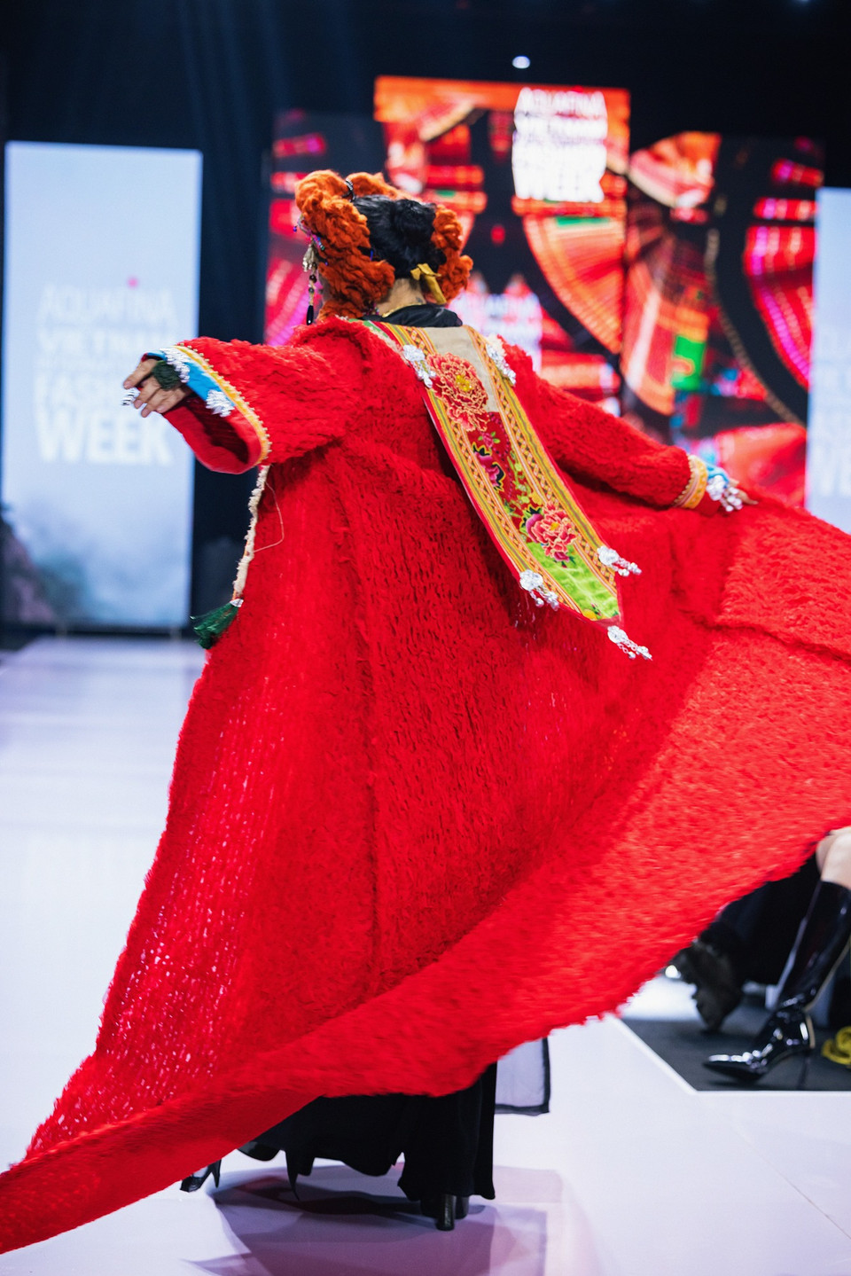 Cả khán phòng trở nên bùng nổ bởi khí chất của diva làng nhạc. (Ảnh: CTV/Vietnam+)