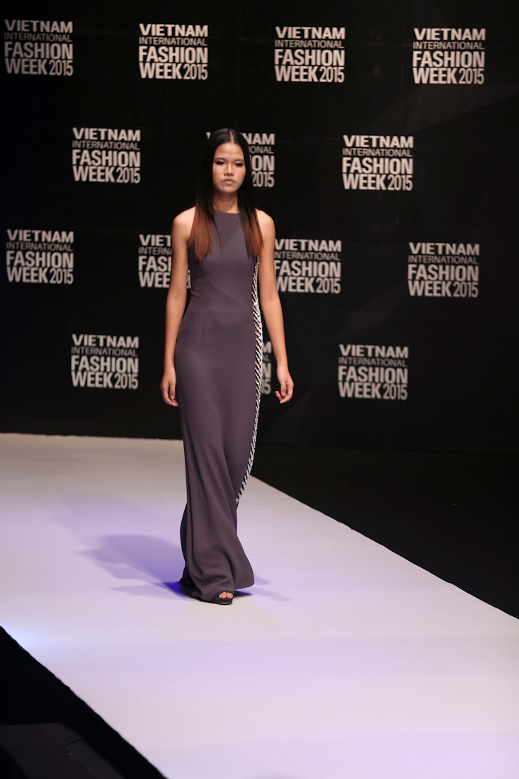 Hồng Vân trong trang phục của nhà thiết kế Renato Balestra. (Ảnh: BTC)