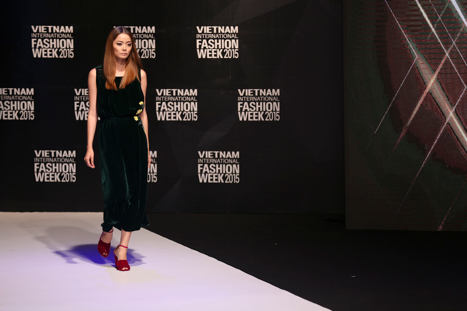 Hoàng Oanh trong trang phục của nhà thiết kế Li Lam. (Ảnh: BTC)