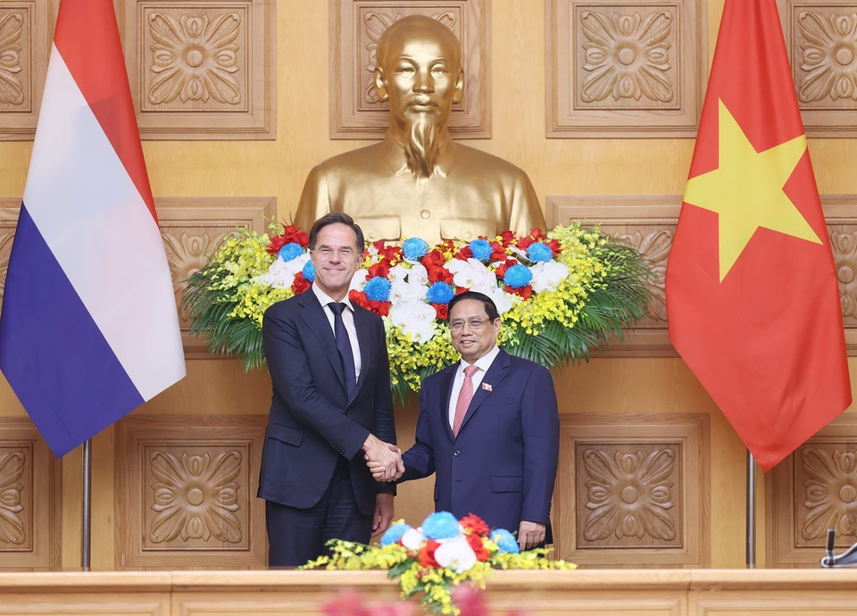 Thủ tướng Phạm Minh Chính và Thủ tướng Hà Lan Mark Rutte tại buổi hội đàm. (Ảnh: Dương Giang/TTXVN)