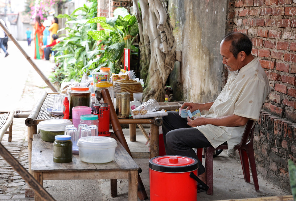 Dịch bệnh COVID-19 ảnh hưởng nghiêm trọng tới đời sống kinh doanh của người dân địa phương. (Ảnh: Xuân Mai/Vietnam+)