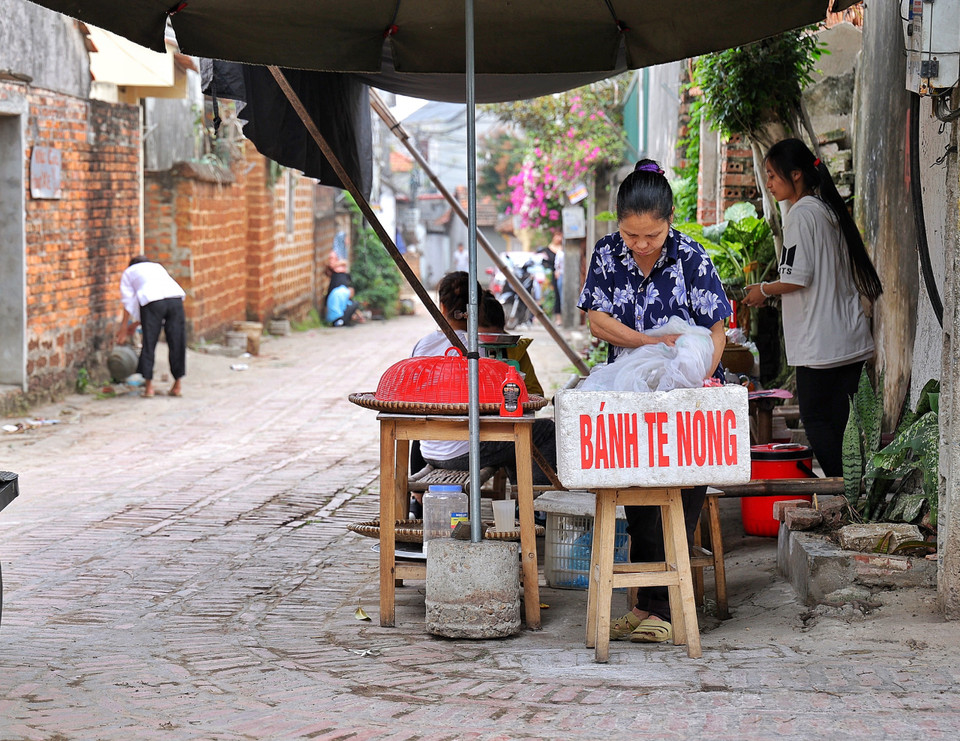 Nhắc đến Đường Lâm chắc chắn không thể thiếu món bánh tẻ. (Ảnh: Xuân Mai/Vietnam+)
