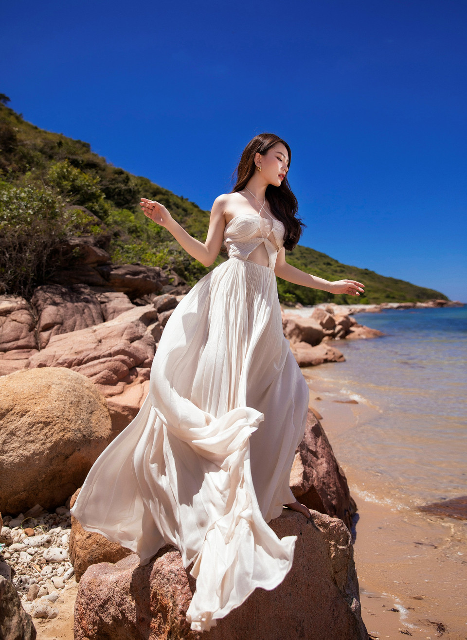 Ngoài khả năng ứng xử thông minh, trình độ tiếng Anh 8.0 IELTS, Mai Phương còn chăm chỉ trong các hoạt động thiện nguyện. (Ảnh: PV/Vietnam+)