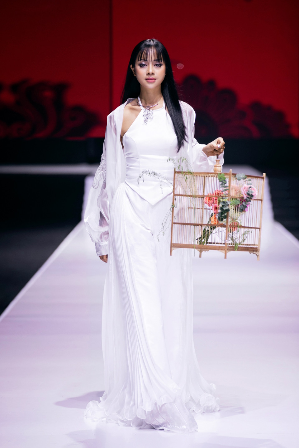 Một thiết kế trong bộ sưu tập "Dệt Mộng." (Ảnh: PV/Vietnam+)