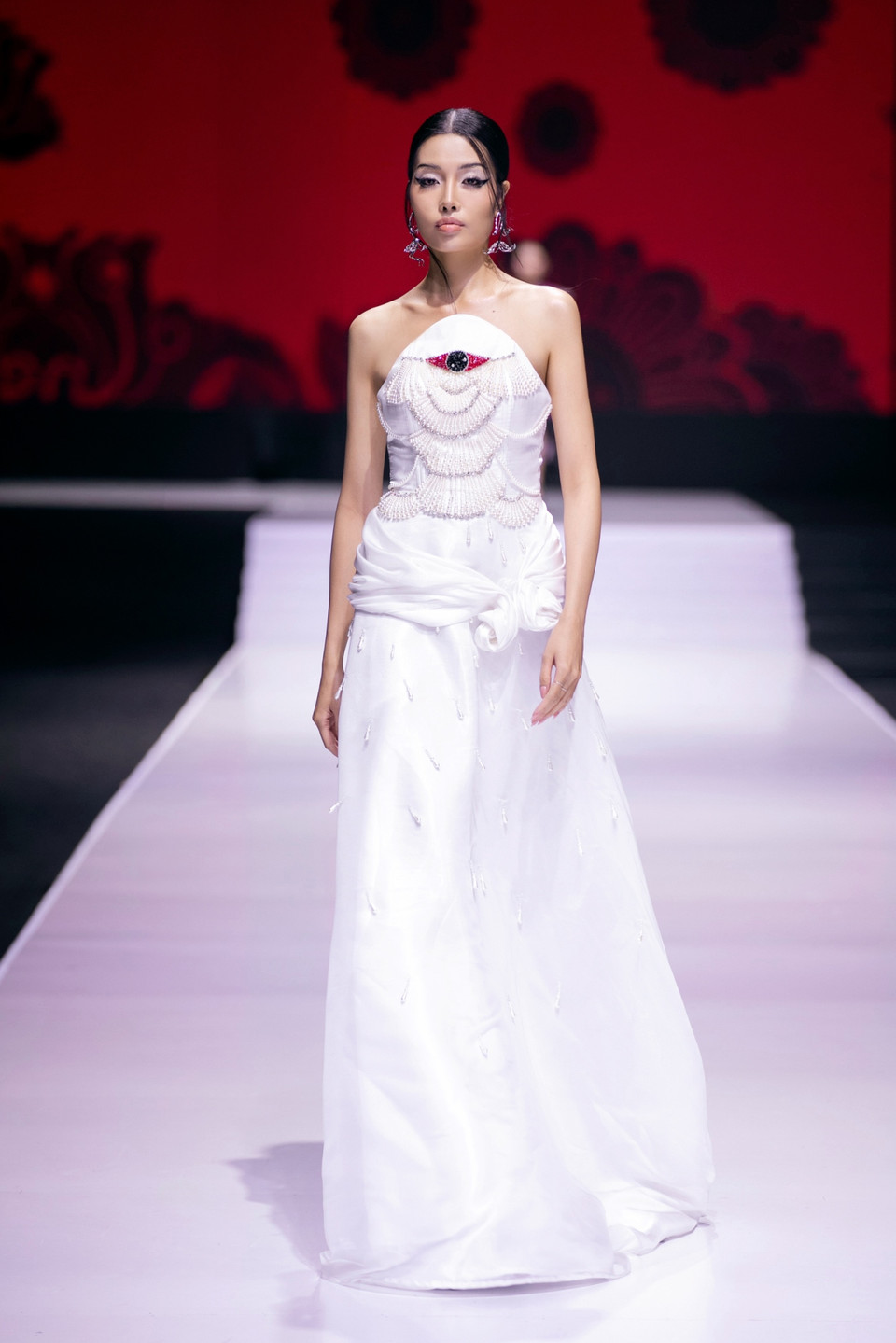 Một thiết kế trong bộ sưu tập "Dệt Mộng." (Ảnh: PV/Vietnam+)