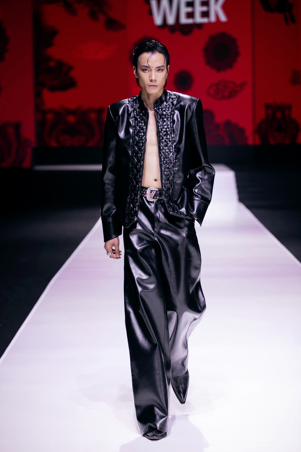 Một thiết kế trong bộ sưu tập "Dệt Mộng." (Ảnh: PV/Vietnam+)