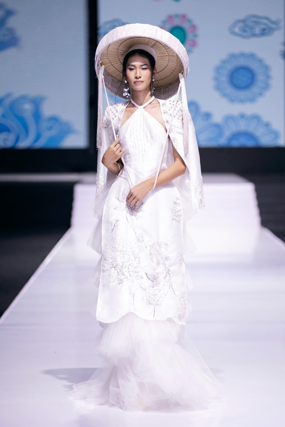 Một thiết kế trong bộ sưu tập "Dệt Mộng." (Ảnh: PV/Vietnam+)