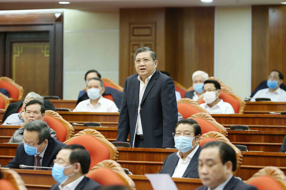 Ông Nguyễn Văn Giàu, Uỷ viên Trung ương Đảng, Chủ nhiệm Uỷ ban Đối ngoại của Quốc hội phát biểu tại hội nghị. (Ảnh: Phương Hoa/TTXVN)