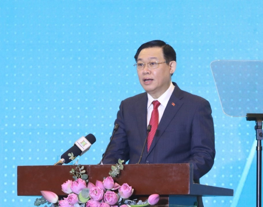 Bí thư Thành ủy Hà Nội Vương Đình Huệ phát biểu khai mạc. (Ảnh: Văn Điệp/TTXVN)