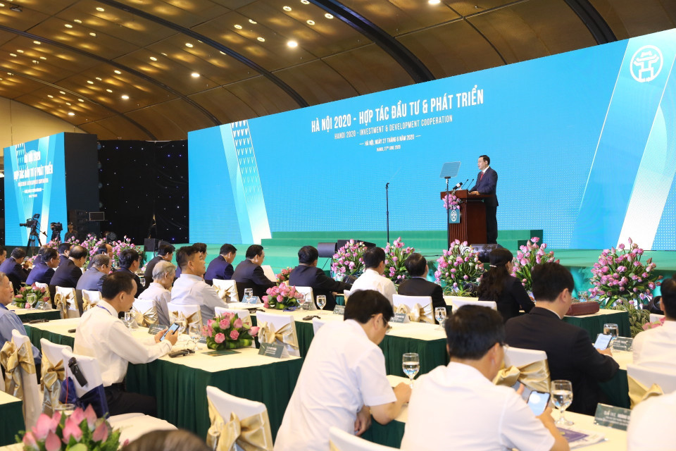 Bí thư Thành ủy Hà Nội Vương Đình Huệ phát biểu khai mạc. (Ảnh: Văn Điệp/TTXVN)