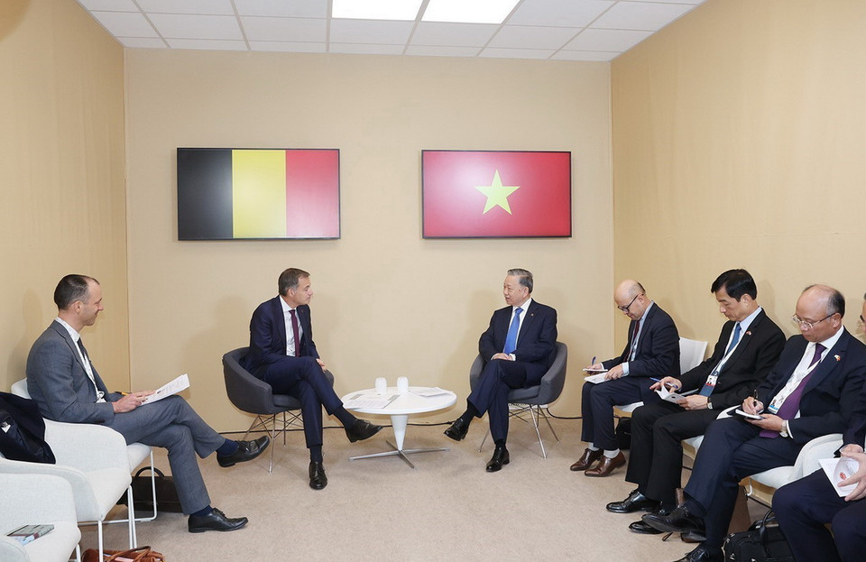 Tổng Bí thư, Chủ tịch nước Tô Lâm tiếp xúc song phương với Thủ tướng Bỉ Alexander De Croo. (Ảnh: Trí Dũng/TTXVN)