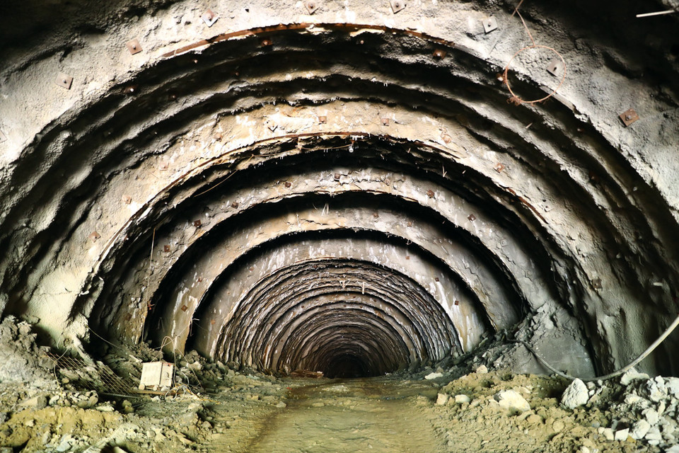 Ống hầm H2 đã được đơn vị thi công đào được 270/290m thuộc Vườn quốc gia Chư Yang Sin. (Ảnh: Huy Hùng/TTXVN)