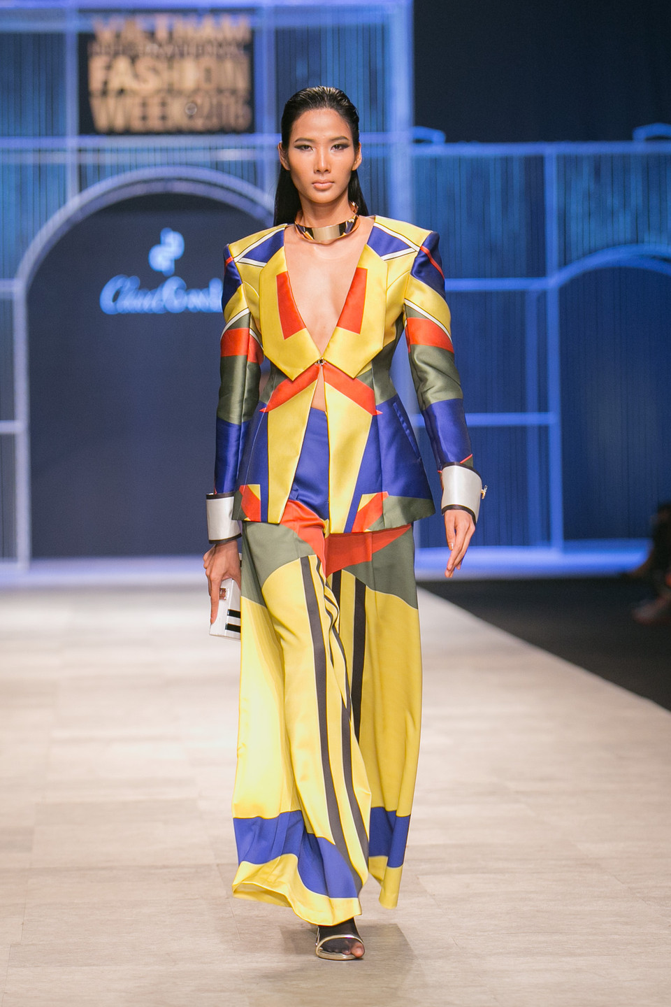 Hoàng Thùy là vedette của bộ sưu tập. (Ảnh: BTC)