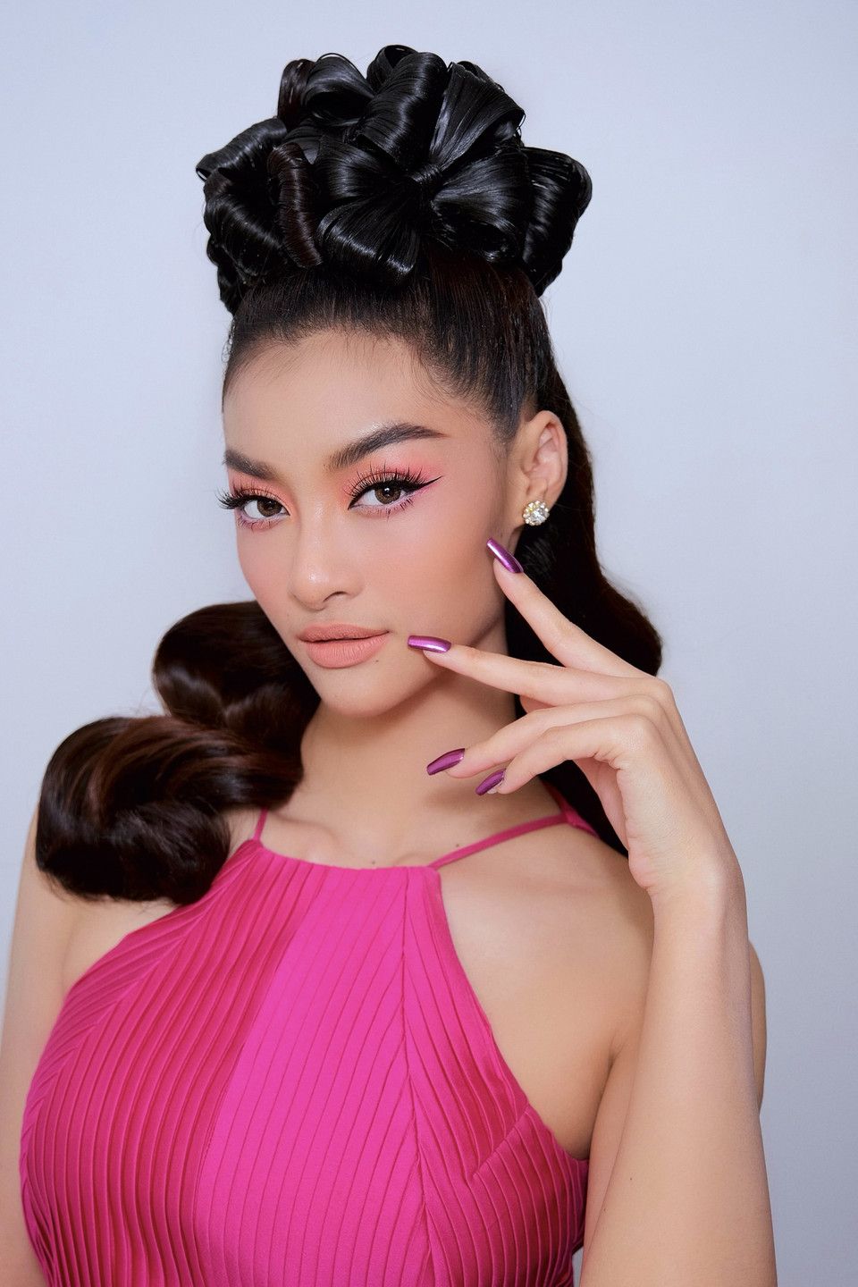 Thể hiện ở cuộc thi The Heroes đang diễn ra, bên cạnh ca từ sâu sắc và âm nhạc bắt tai thì nhan sắc của Kiều Loan là điều hấp dẫn khán giản. (Ảnh: CTV/Vietnam+)