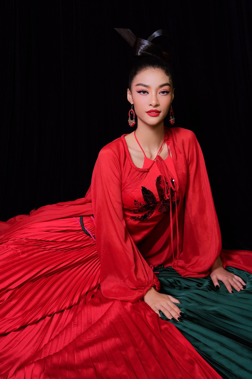 ‘Nhất chi mai’ cũng là ca khúc được cô nàng mang đến vòng thi đối đầu của The Heroes trước đó và giành chiến thắng trước đội của Jsol. (Ảnh: CTV/Vietnam+)