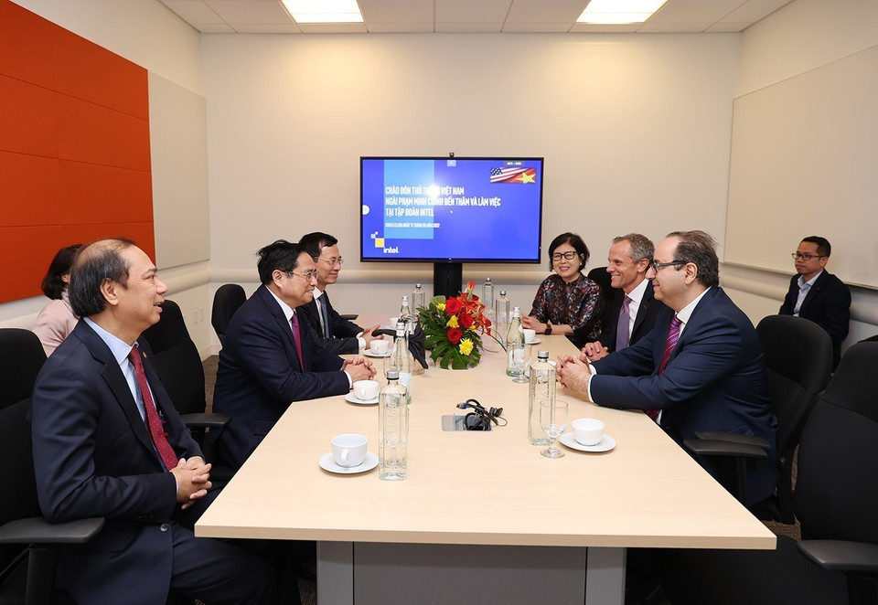 Thủ tướng Phạm Minh Chính đến thăm Tập đoàn Intel. (Ảnh: Dương Giang/TTXVN)