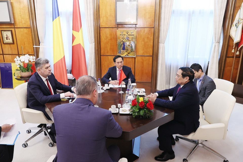 Thủ tướng Phạm Minh Chính hội đàm hẹp với Thủ tướng Romania Ion-Marcel Ciolacu. (Ảnh: Dương Giang/TTXVN)