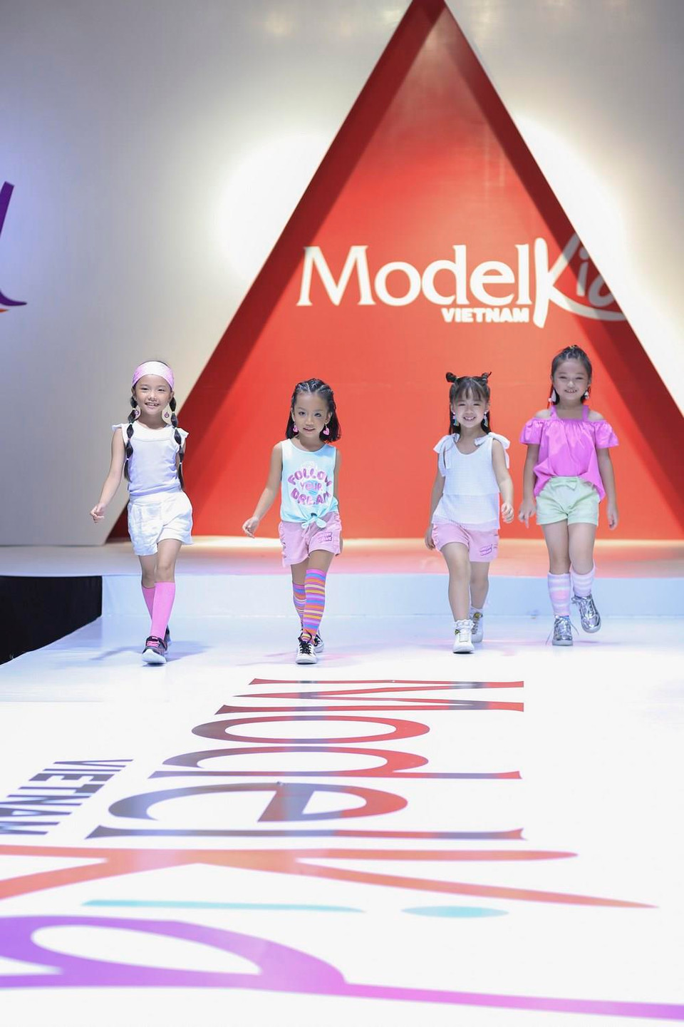 Ngoài ra, phiên bản trực tuyến của Model Kid Vietnam 2019 cũng sẽ được phát tại kênh Youtube chính thức của chương trình: MultiTV. (Ảnh: BTC)