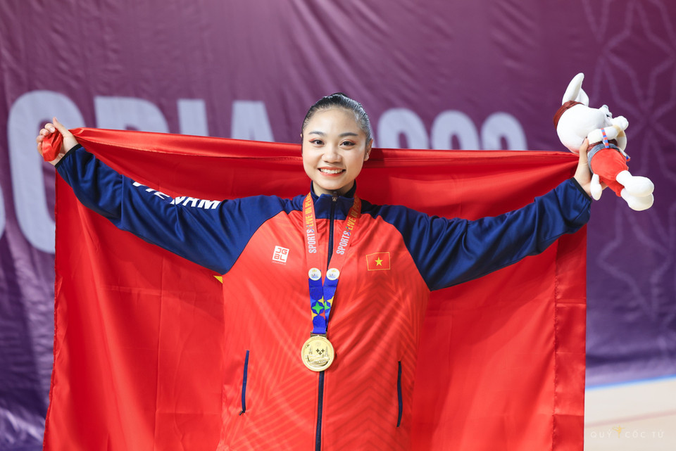 Vận động viên Trần Hà Vi xuất sắc giành thêm một tấm huy chương Vàng cho Đoàn Thể thao Việt Nam trong ngày thi đấu 13/5 tại SEA Games 32. (Ảnh: Hải An/Vietnam+)