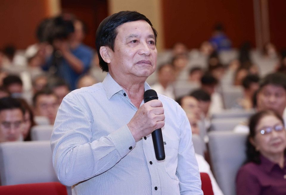 Cử tri quận Ngô Quyền Đỗ Trung Thoại phát biểu. (Ảnh: Doãn Tấn/TTXVN)