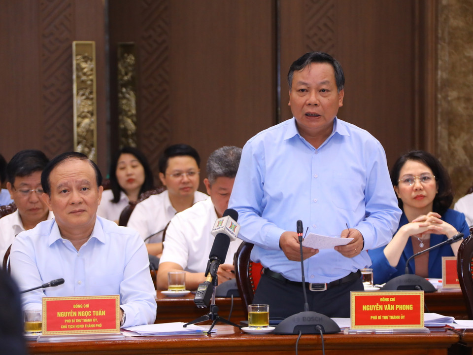 Phó Bí thư Thành ủy Hà Nội Nguyễn Văn Phong phát biểu. (Ảnh: Văn Điệp/TTXVN)