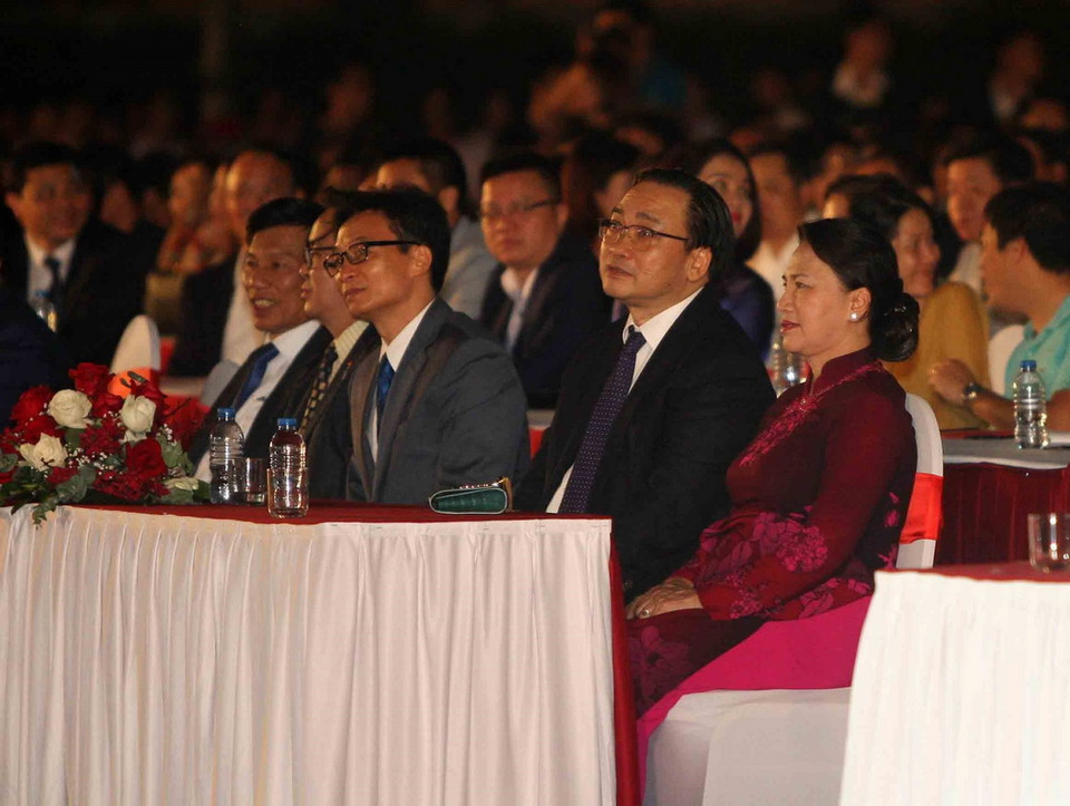 Chủ tịch Quốc hội Nguyễn Thị Kim Ngân và các đại biểu tham dự chương trình. (Ảnh: Thanh Tùng/TTXVN)