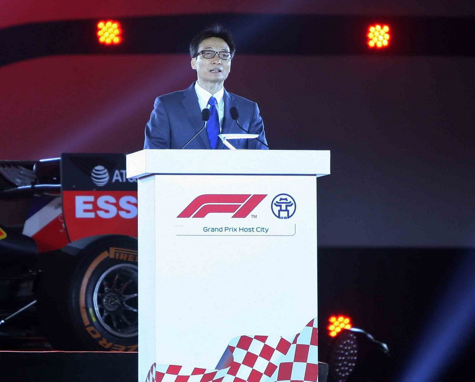 Phó Thủ tướng Vũ Đức Đam phát biểu tại chương trình. (Ảnh: Thanh Tùng/TTXVN)