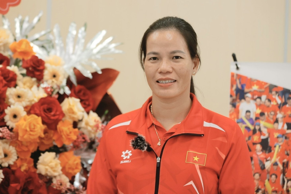 Vận động viên môn Rowing Phạm Thị Huệ tại lễ xuất quân. (Ảnh: Minh Quyết/TTXVN)