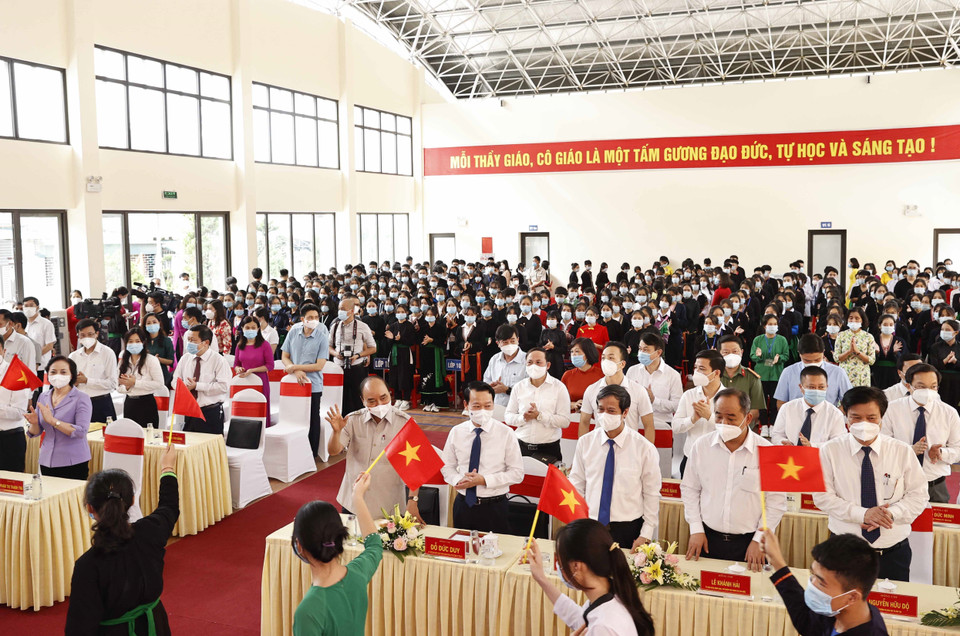 Chủ tịch nước Nguyễn Xuân Phúc dự Lễ khai giảng Trường Phổ thông Dân tộc nội trú THPT tỉnh Yên Bái. (Ảnh: Thống Nhất/TTXVN)