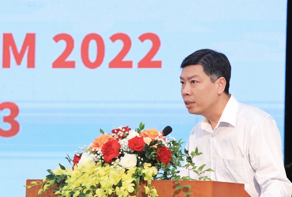 Trưởng Cơ quan thường trú tại Hải Dương Đinh Mạnh Tú trình bày tham luận tại hội nghị. (Ảnh: Tuấn Anh/TTXVN)