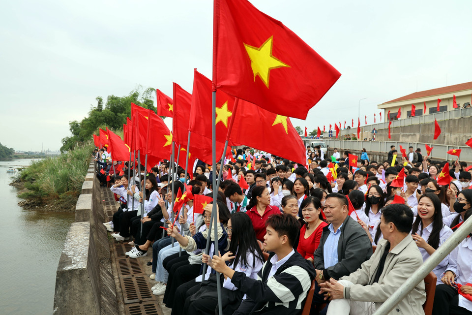 Các khán giả bên phía Việt Nam. (Ảnh: Đức Hiếu/TTXVN)